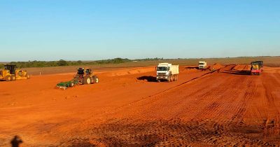 02 - TERRAPLENAGEM ELEVADA PARA CONSTRUÇÃO DE UM SECADOR. FAZENDA SOTECO EM CÁCERES – MT.